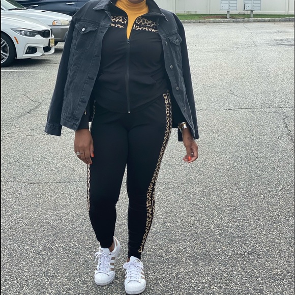 2 piece jogger/lounge set - Picture 7 of 8